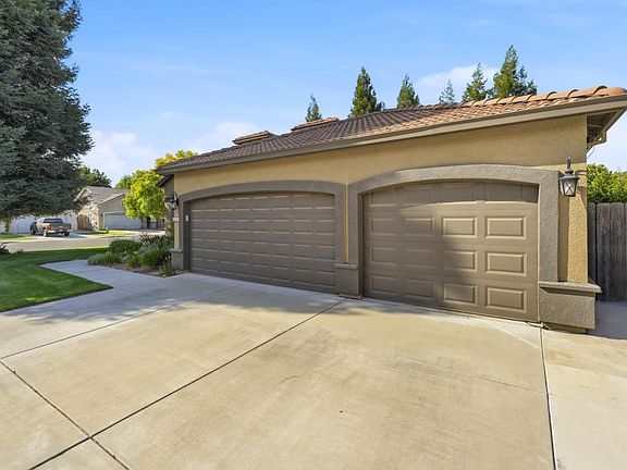 3rd image of 4217 Big Tree Ct