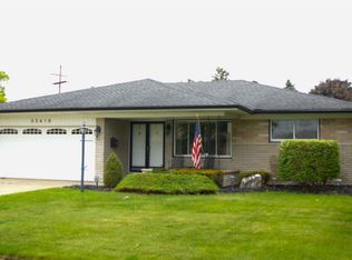 33418 Mina Dr, Sterling Heights, MI 48312