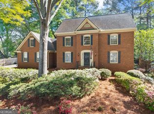 556 Daisy Nash Dr, Lilburn, GA