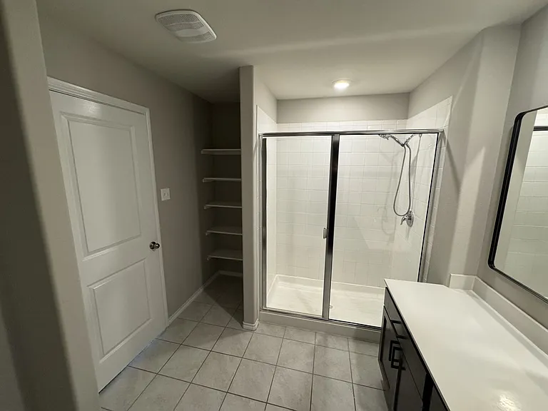 929 Alton Dr — Photo 5