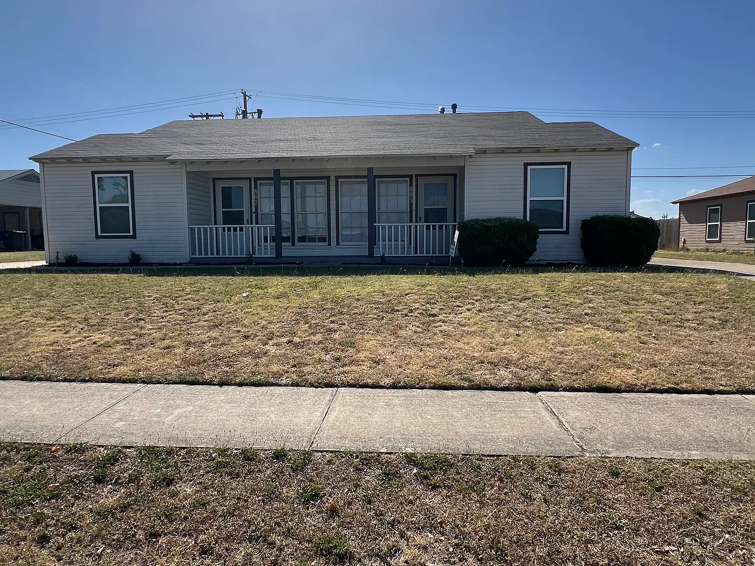 805 Stetson Ave — Photo 1