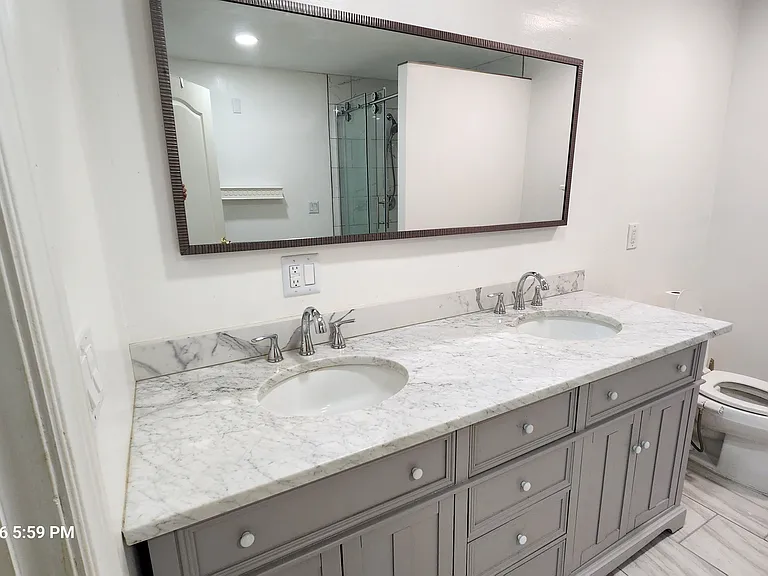 Master batroom