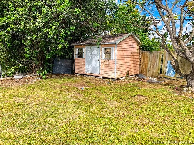 2nd image of 14975 Garfield Dr
