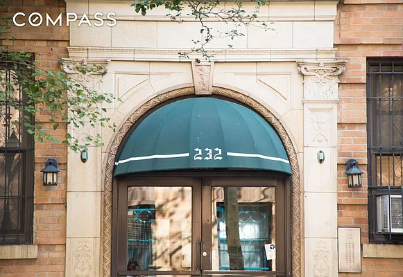 Sold by Compass | media 18