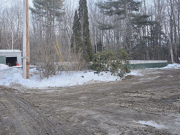 4th image of 1075 Hill Road