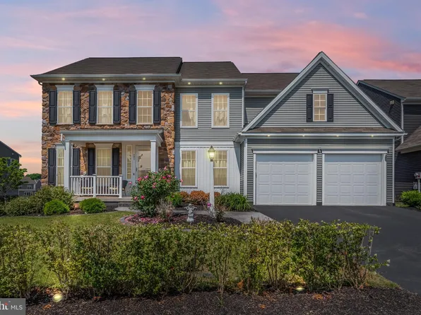 121 Stone Run Dr, Mechanicsburg, PA 17050