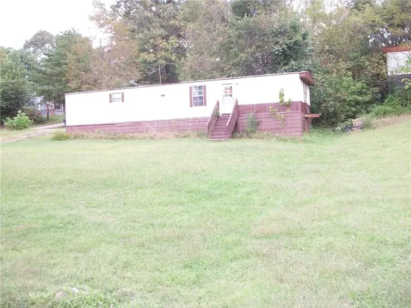 416 Decatur St, Eden, NC 27288