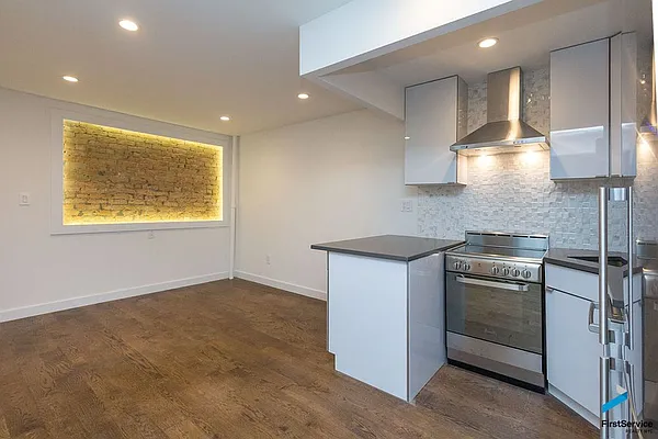 Rented by FirstService Realty (legacy) | media 20