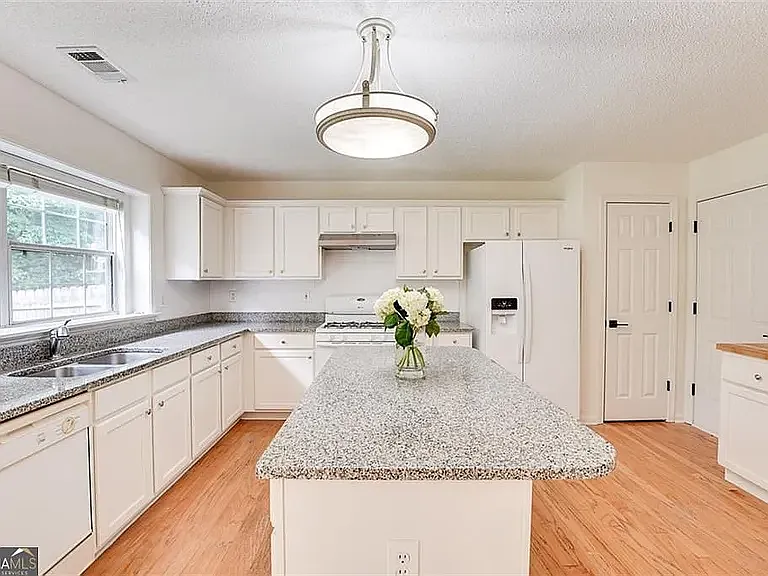 3624 Kentford Ln — Photo 5