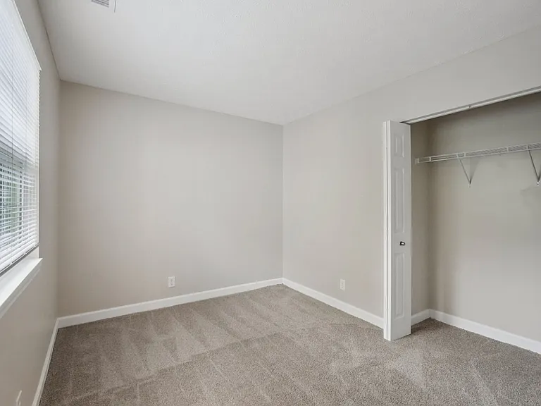 Pier 39 Apartments & Townhomes — Photo 74