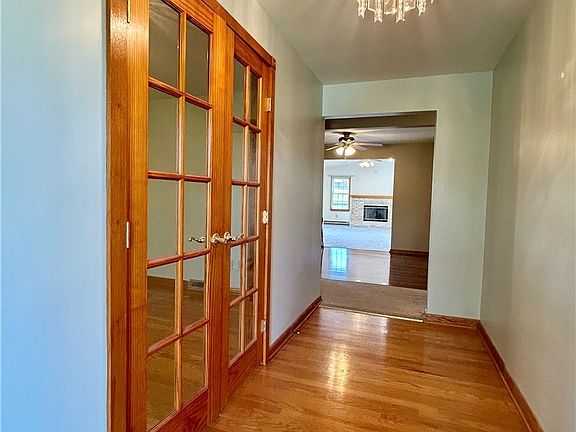 2nd image of 172 Lake Shore Dr