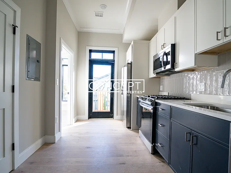 157 Everett St #203 — Photo 12