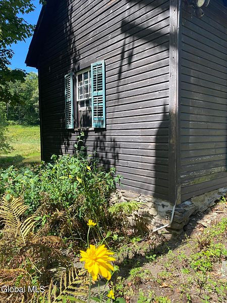 5th image of 167 Oak Hill Road