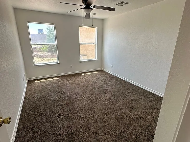 3503 Northpointe Dr — Photo 27
