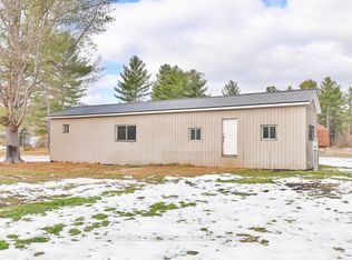 139 Glastonbury Rd, Addington Highlands, ON K0H 2G0