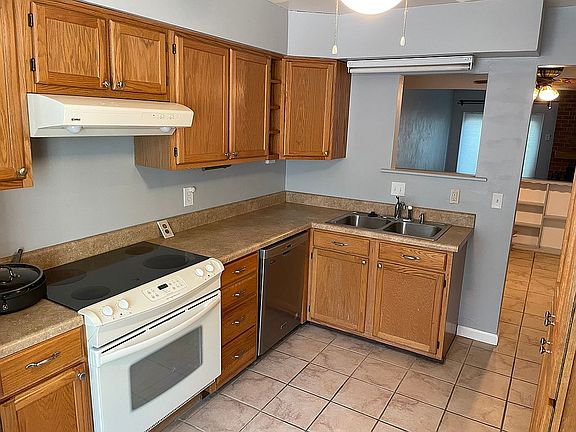 4th image of 5486 Lynbrook Lndg
