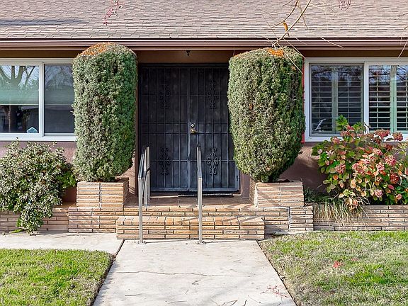4th image of 1613 Springwood Dr