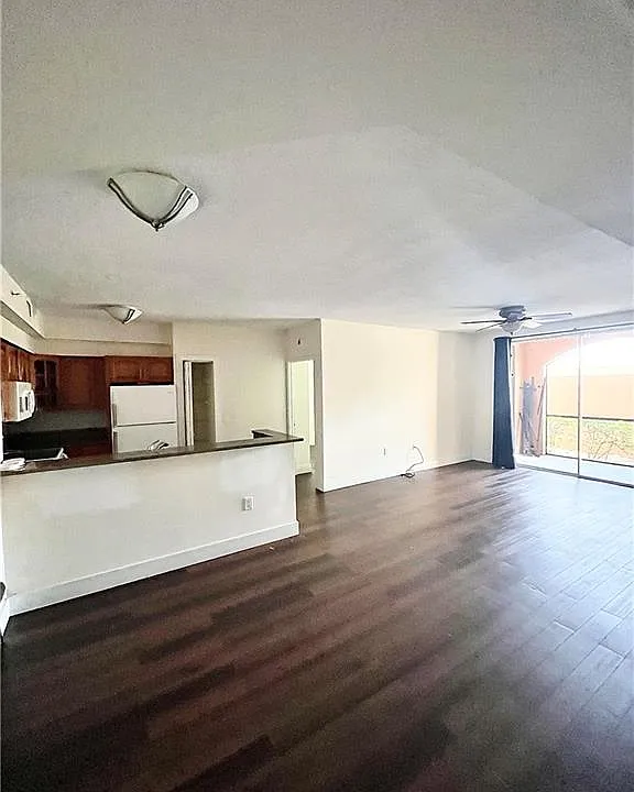 1115 Reserve Ct #102