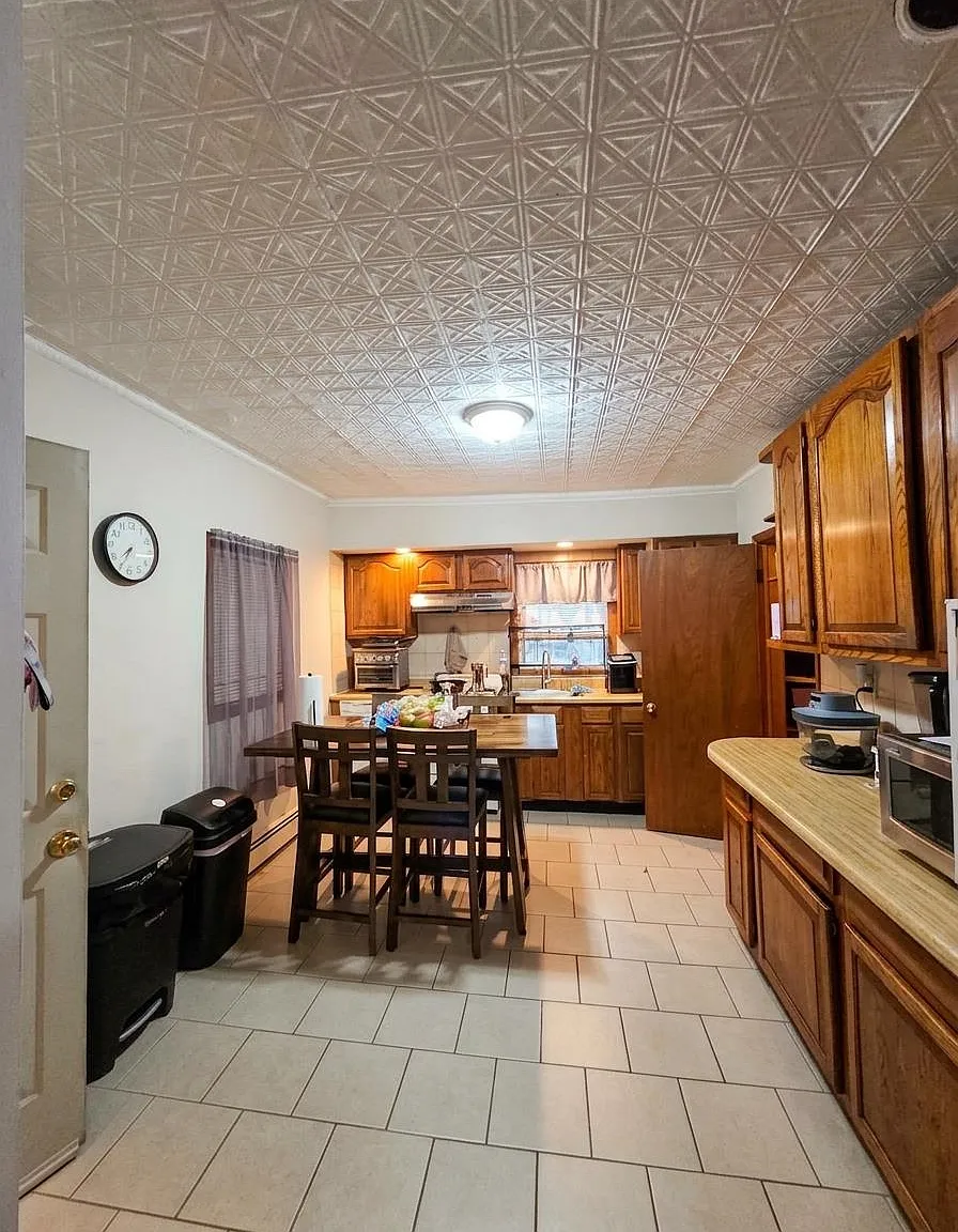 2 bed, 1.0 bath, $2,100 — Photo 4