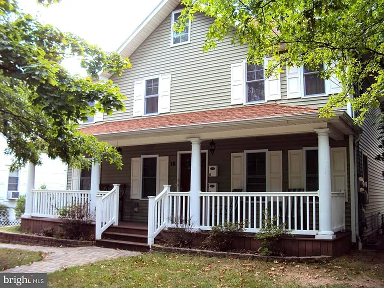 18 Chapel Ave #A — Photo 1