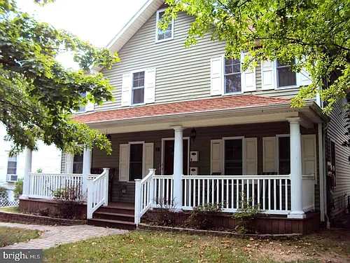 18 Chapel Ave #A Photo 1