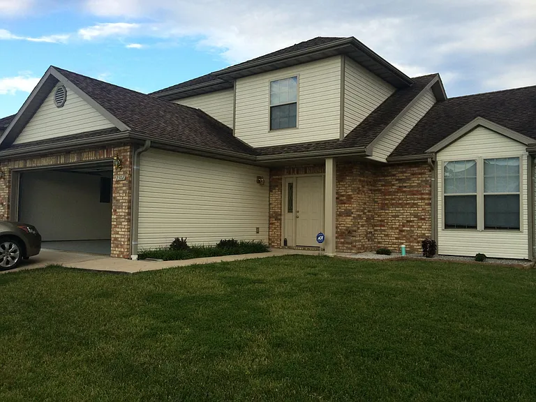 2302 Windstone Dr — Photo 1