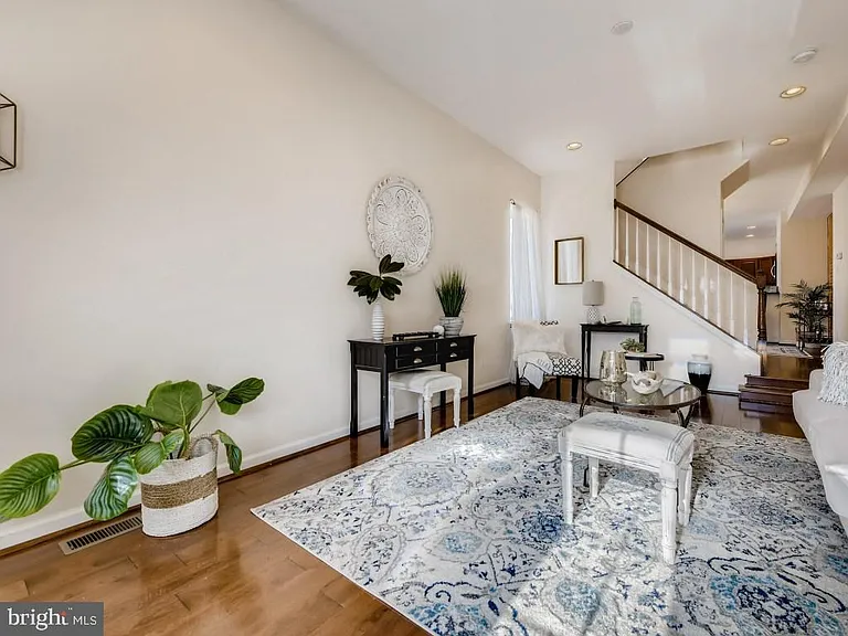 1433 Olive St — Photo 26