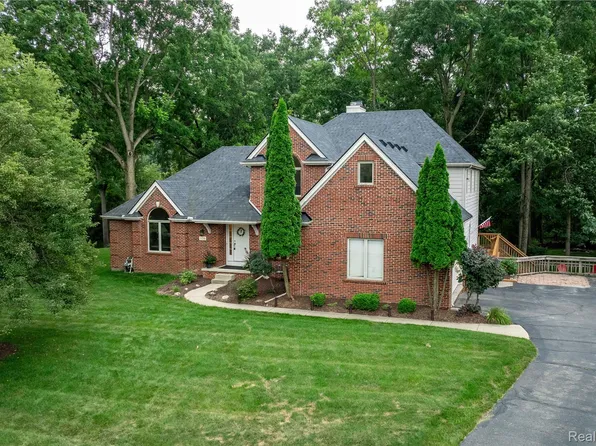 5759 Fox Hollow Ct, Ann Arbor, MI 48105