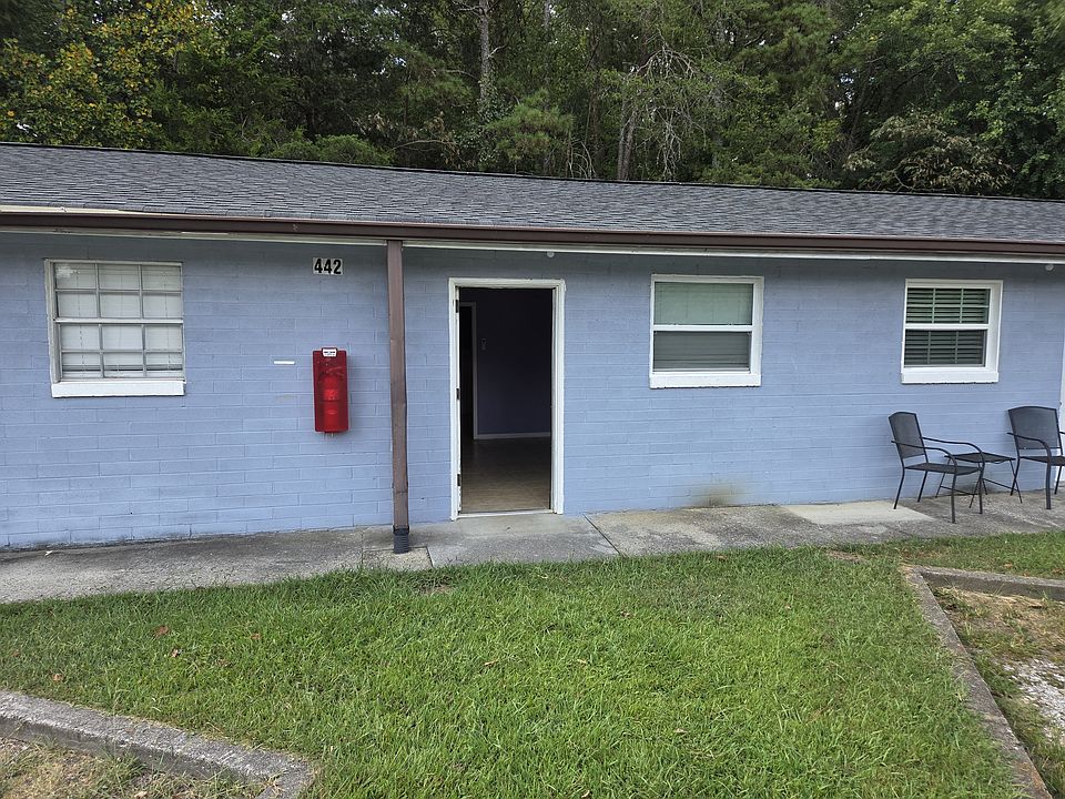 1st image of 442 Lafayette Rd APT 2