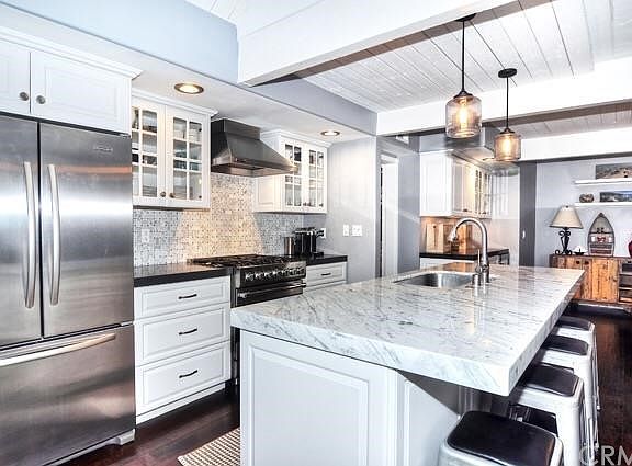 4th image of 254 Prospect St