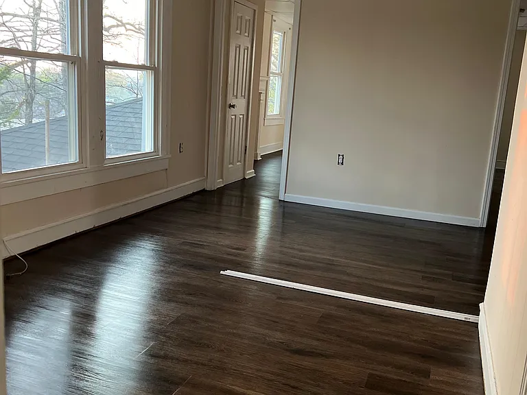 528 E Main St #4 — Photo 1