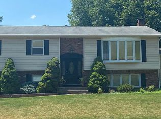 12 Norwood Pl, Nanuet, NY 10954