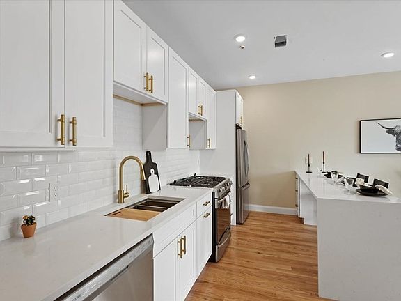 5th image of 35 Somerset Ave #5