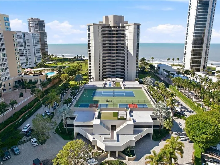 4551 Gulf Shore Blvd N #1500 — Photo 43
