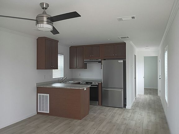 2nd image of 40 Lily Dr #130