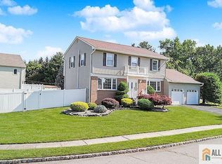 1 Mundy Rd, East Brunswick, NJ 08816