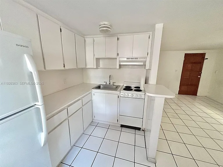 227 Phoenetia Ave #3 — Photo 6