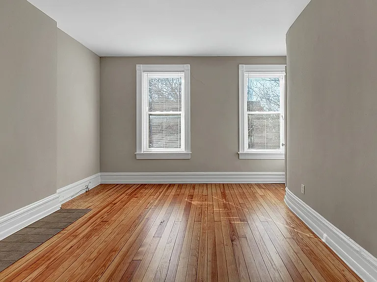 4059-4061 Hartford St — Photo 5