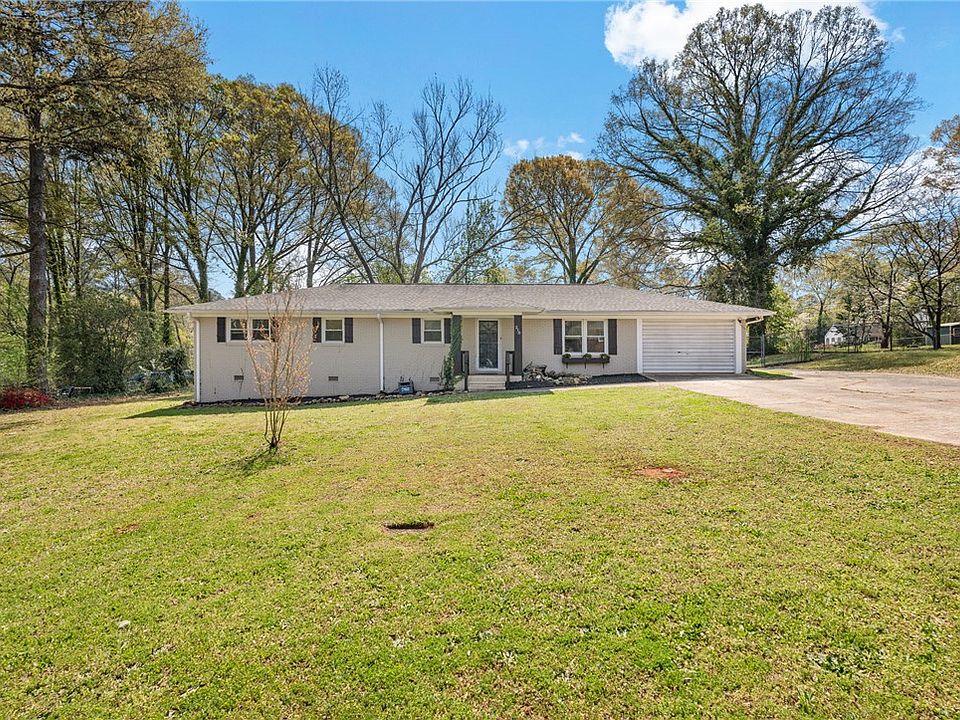 1st image of 210 Ligon Dr