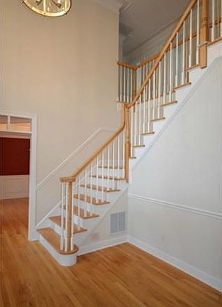 4th image of 40 Wesley Dr