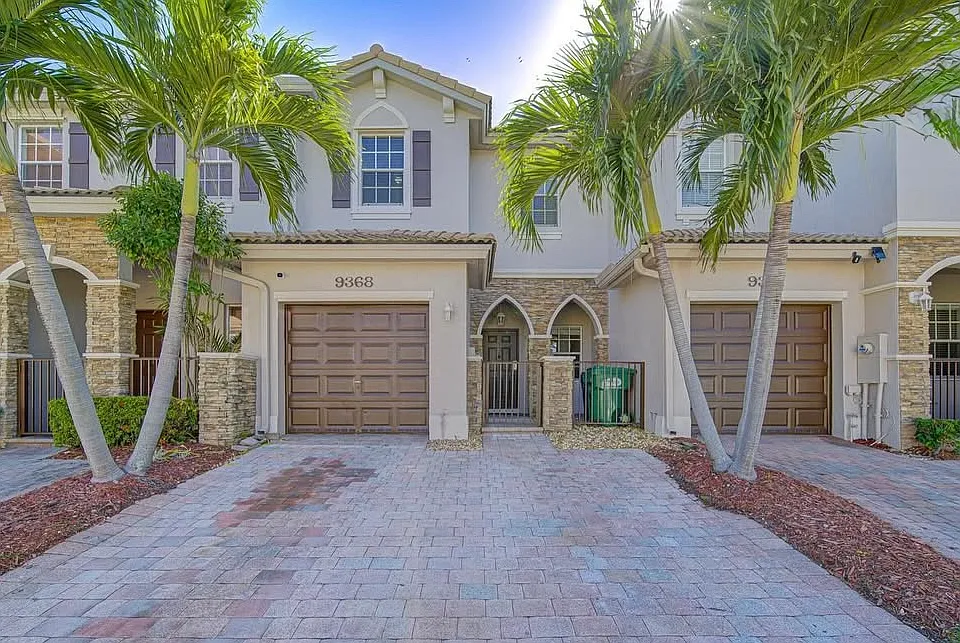 9368 SW 220th Ter