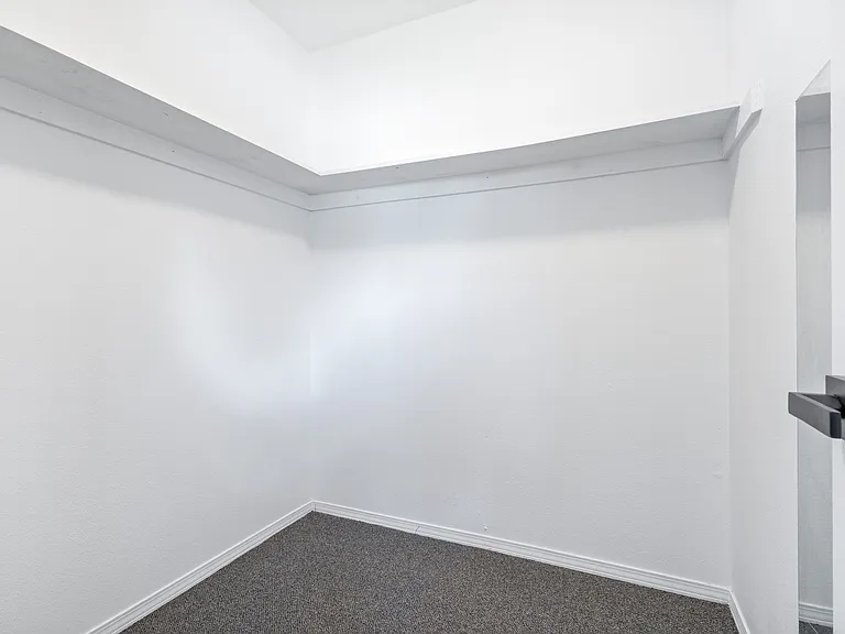 829 N Oakland Ave #1 — Photo 14
