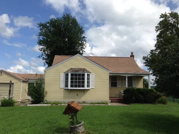 17 Taunton Rd, Berlin, NJ 08009