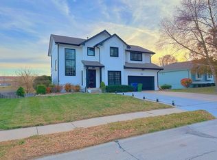 7017 Hill Crest Ln, La Vista, NE 68128