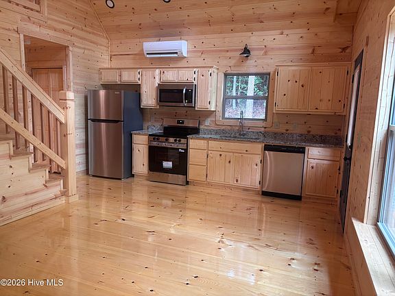 5th image of 730 Whispering Ridge Drive