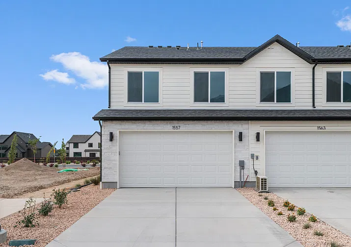 3 bed, 1399 sqft, $2,140 — Photo 2