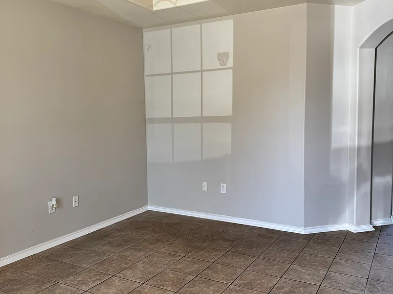 2615 Bandera Dr — Photo 2