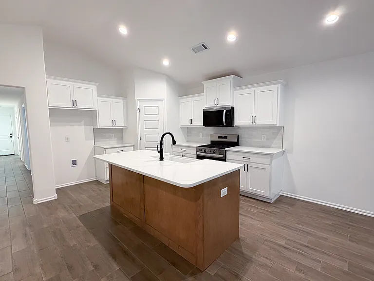 9407 N 115th East Ave — Photo 2