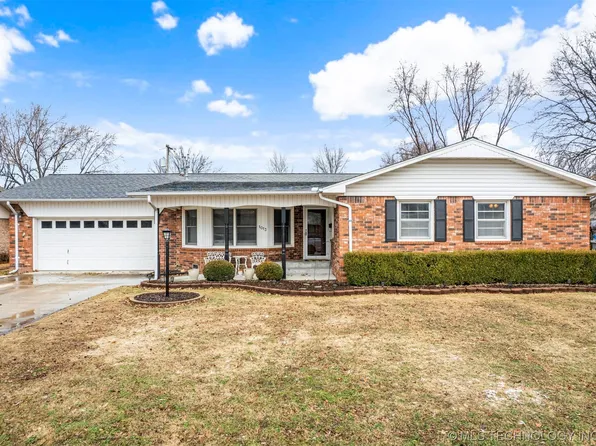 1013 SE 15th St, Pryor, OK 74361
