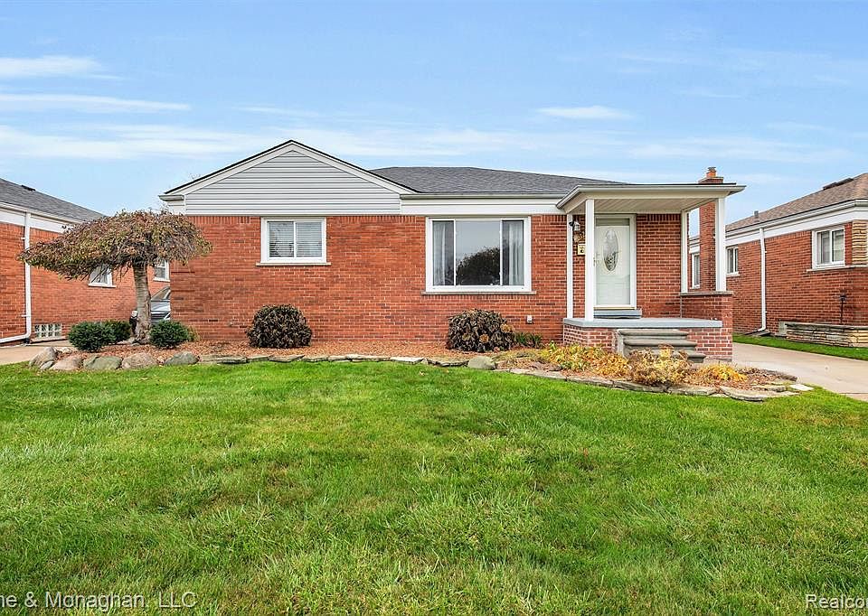 19126 Ash Ave, Eastpointe, MI 48021 Zillow